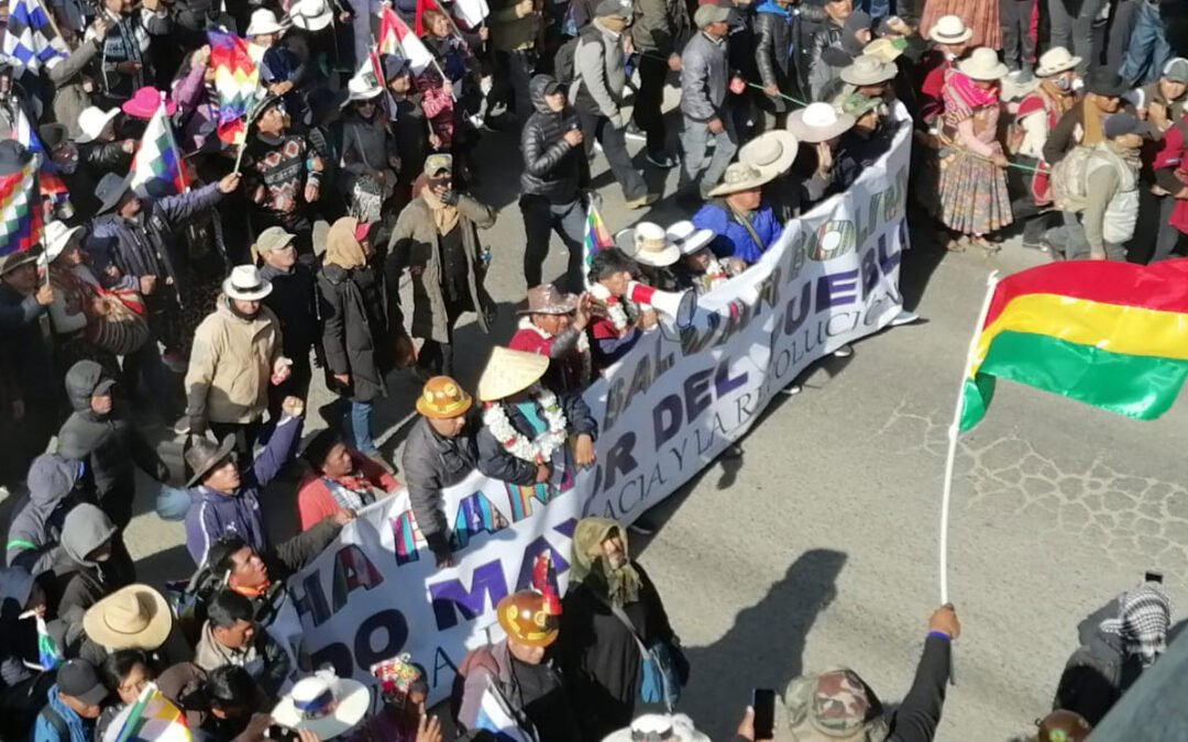 La marcha liderada por Evo pasa por El Alto y se encamina a La Paz